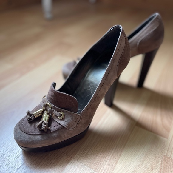STUART WEITZMAN TASSUP SUEDE STACKED HEEL PLATFORM TASSELED LOAFER IN HAZE Sz8.5 - Picture 3 of 10